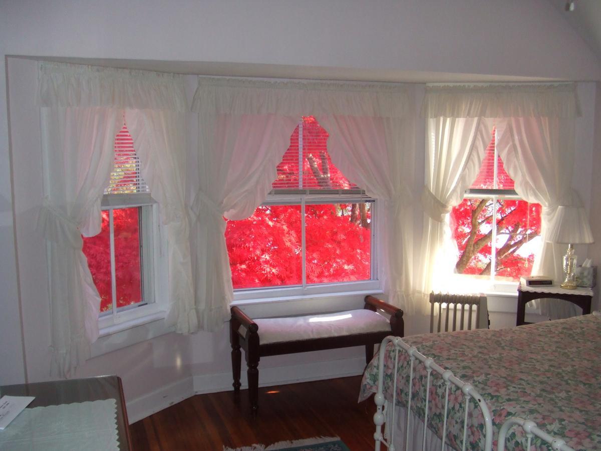 House On Chase Creek Bed and Breakfast Shelter Island Heights Buitenkant foto