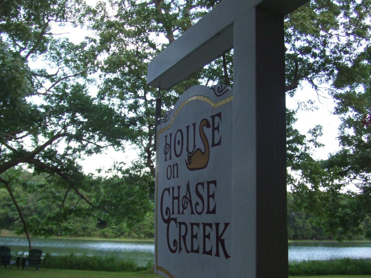 House On Chase Creek Bed and Breakfast Shelter Island Heights Buitenkant foto