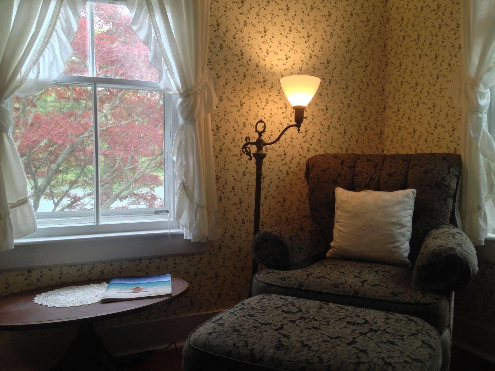 House On Chase Creek Bed and Breakfast Shelter Island Heights Buitenkant foto