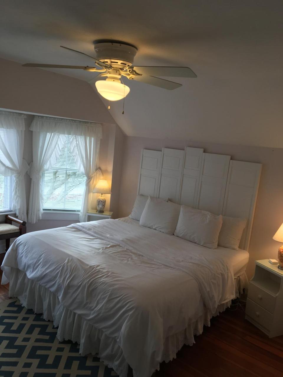 House On Chase Creek Bed and Breakfast Shelter Island Heights Buitenkant foto